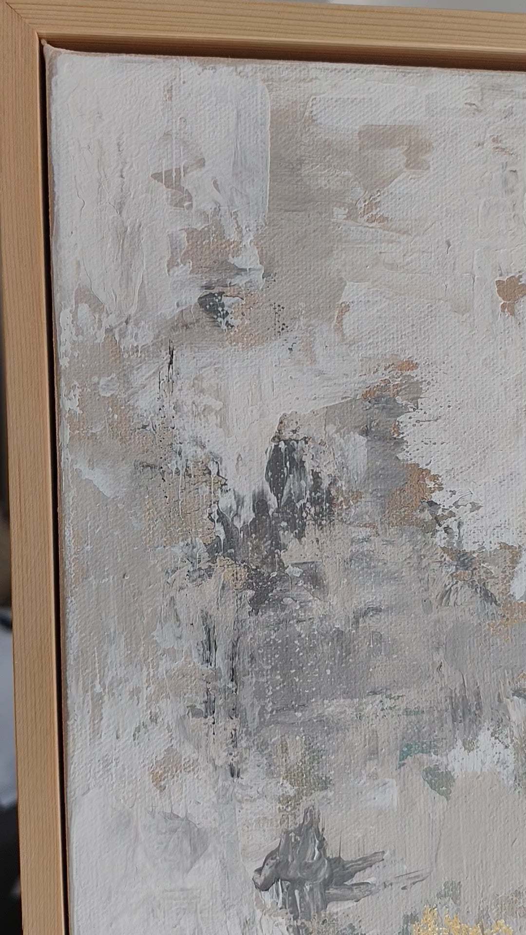 close-up video of Pearl Beauty handmade painting showing light reflecting off the shimmering gold leaf and thick 3D tulip textures.